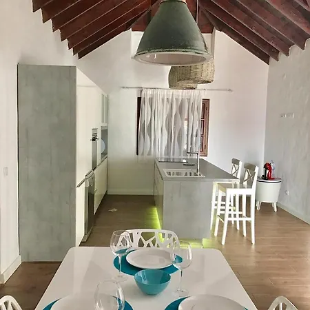 La Charlatana * Caleta De Fuste